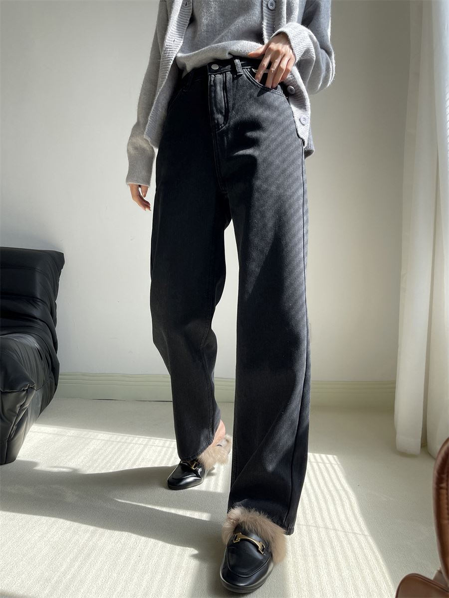 Femme portant Jean Polaire - Tisha Noir S - Les Petits Imprimés