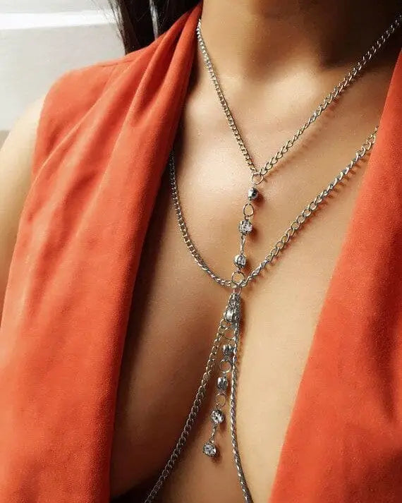 Découvrez ces bijoux fantaisie uniques : des trésors méconnus qui subliment chaque look féminin !