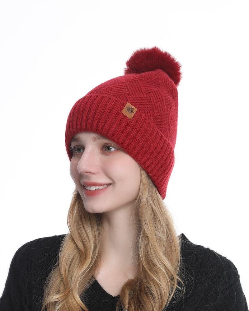 Bonnet rouge en maille avec pompon pour femme, style hivernal Giada, confort et chaleur, nouveauté élégante.