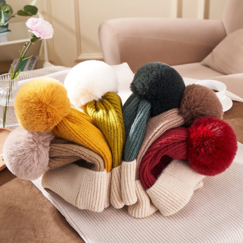bonnets en polaire pauline, disponibles en plusieurs couleurs avec pompons, parfaits pour l'hiver, en ambiance cosy