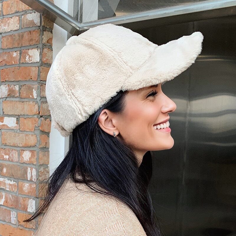 casquette en polaire pour femme hiver beige modèle louise idéale pour garder la tête au chaud avec style