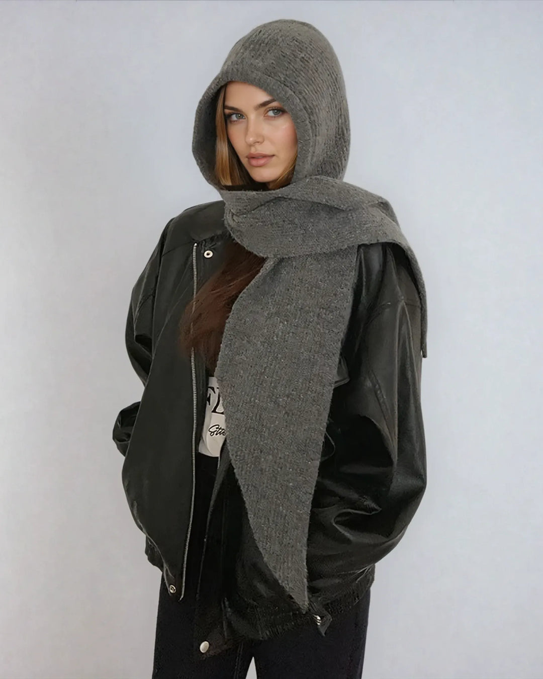 Écharpe à capuche côtelée pour femme, mode automne hiver. Nouveauté élégante et tendance pour garde-robe moderne.