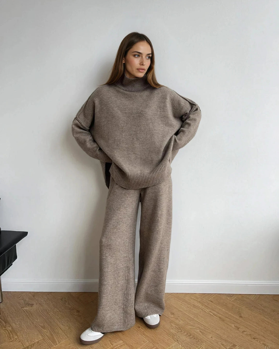 Ensemble cocooning pull et pantalon pour femme, Juliette, en tricot beige pour un confort et style décontracté.