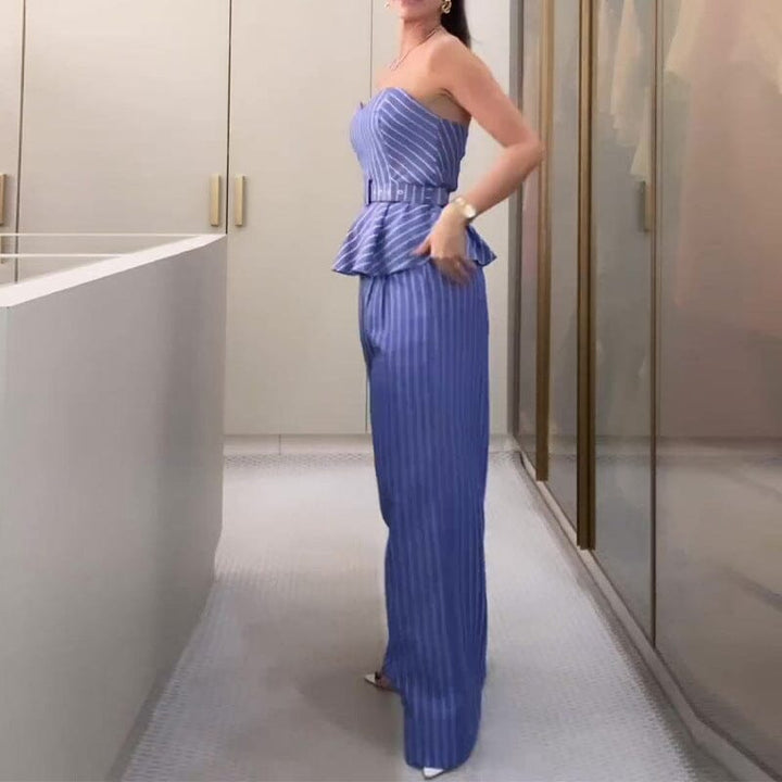 ensemble pantalon à rayures bleues avec haut bustier sans manches et bas ample, intitulé hermione, dans un dressing moderne