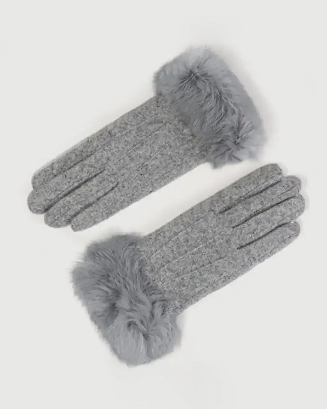 Gants en cachemire gris avec extrémités en fourrure synthétique douce, élégants et tactiles pour un confort hivernal optimal.