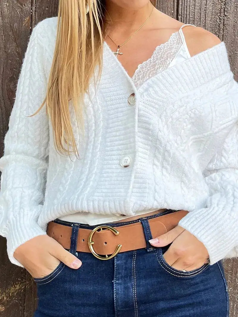 femme portant un gilet grosse maille épais modèle Albane