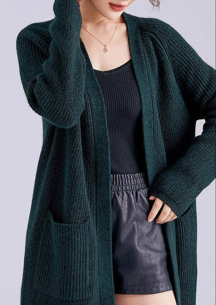 gilet long en laine et cachemire vert foncé pour femme, idéal pour un look cosy et élégant, avec poches avant pratiques