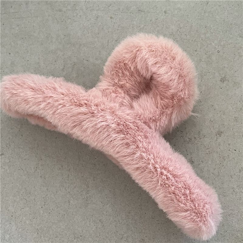 pince à cheveux fluffy rose amélie élégante et douce accessoire pour coiffure féminine idéale pour toutes occasions