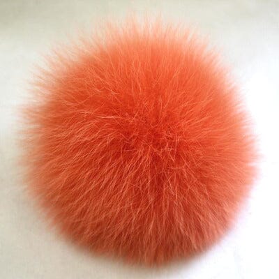 Femme portant Pompon pour Bonnet - Leny Orange - Les Petits Imprimés