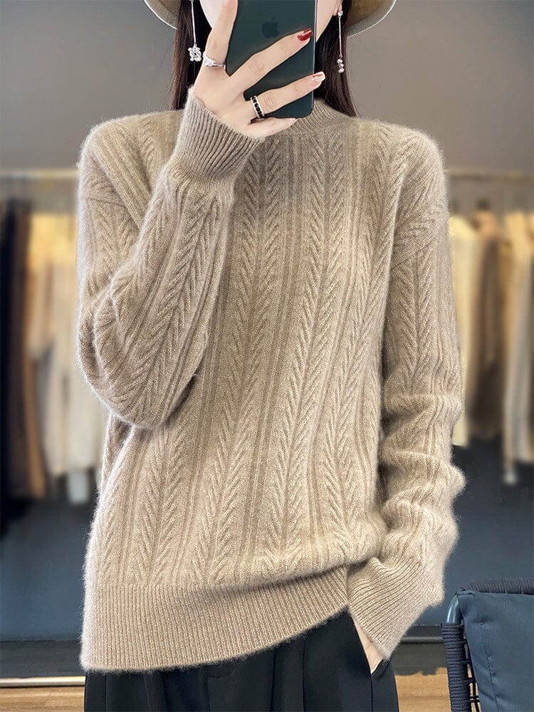 pull en laine beige pour femme, modèle veronica, confortable et chaud, idéal pour l'hiver, associé à un pantalon noir