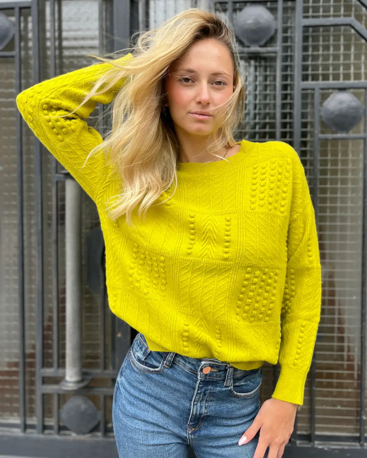 Pull en laine pour femme couleur vive, design moderne, parfait pour un style chic et décontracté en toutes saisons