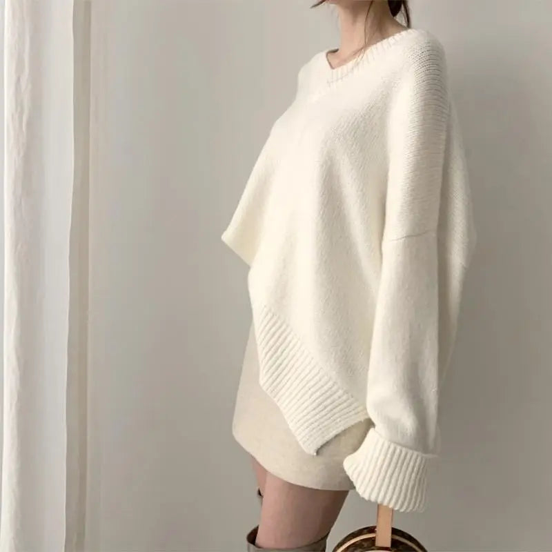 pull oversize blanc pour femme charline, ample et élégant, idéal pour une tenue décontractée et tendance en hiver