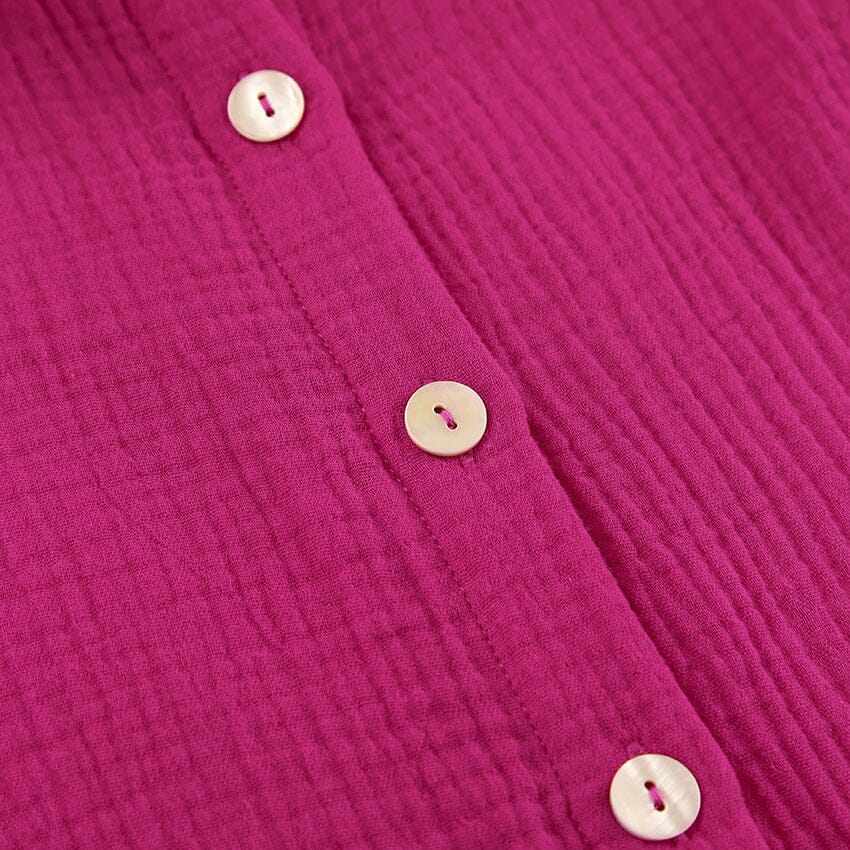 détail du tissu et boutons de l'ensemble pyjama en coton pour femme, modèle Estelle, coloris rose vif