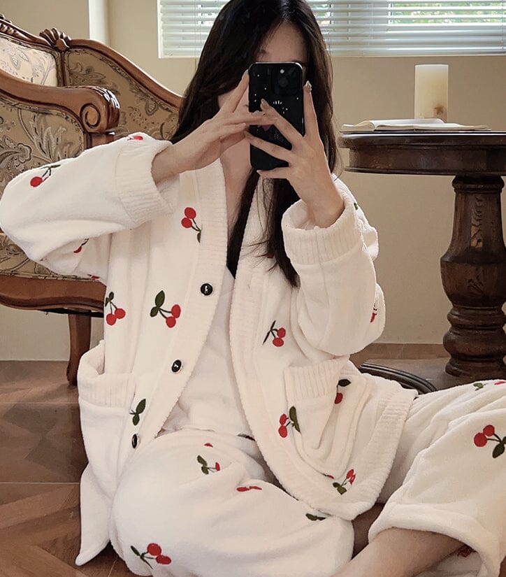 pyjama polaire pour femme avec motif cerises, marie, chaud et confortable, style décontracté idéal pour l'hiver