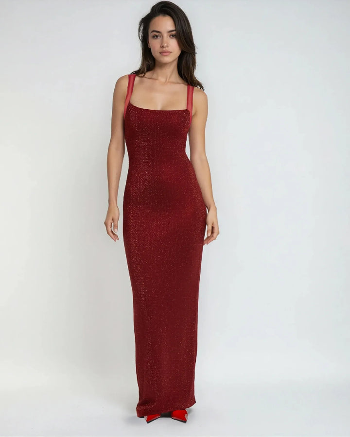 Robe cocktail strass Nessa élégante, rouge éclatant, idéale pour les nouvelles tendances mode et soirées glamour.