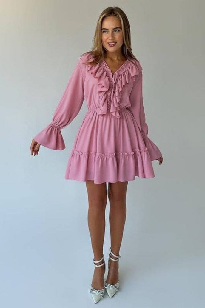 robe à volants orlane en tissu rose avec manches longues et détails froncés, idéale pour un look élégant et décontracté