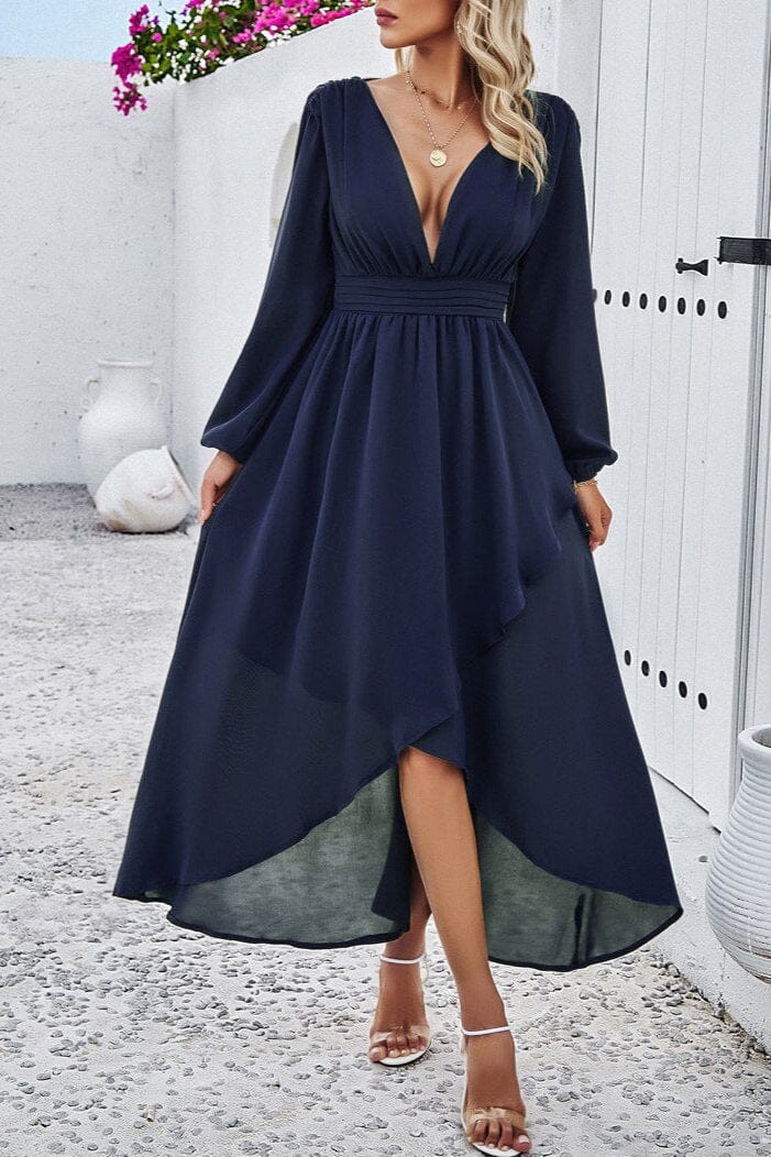 robe longue à manches longues gaia en mousseline avec décolleté plongeant et jupe asymétrique bleu marine