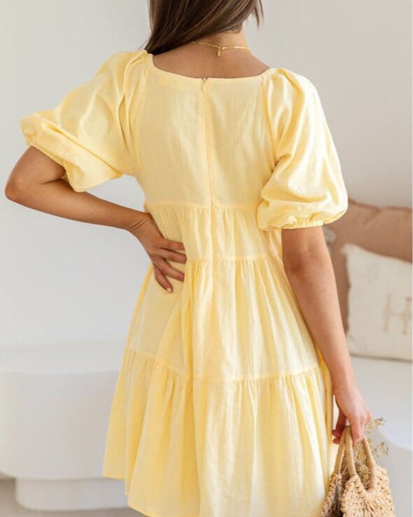 robe manches bouffantes jaune automne hermine en coton, style décontracté, parfait pour les journées ensoleillées