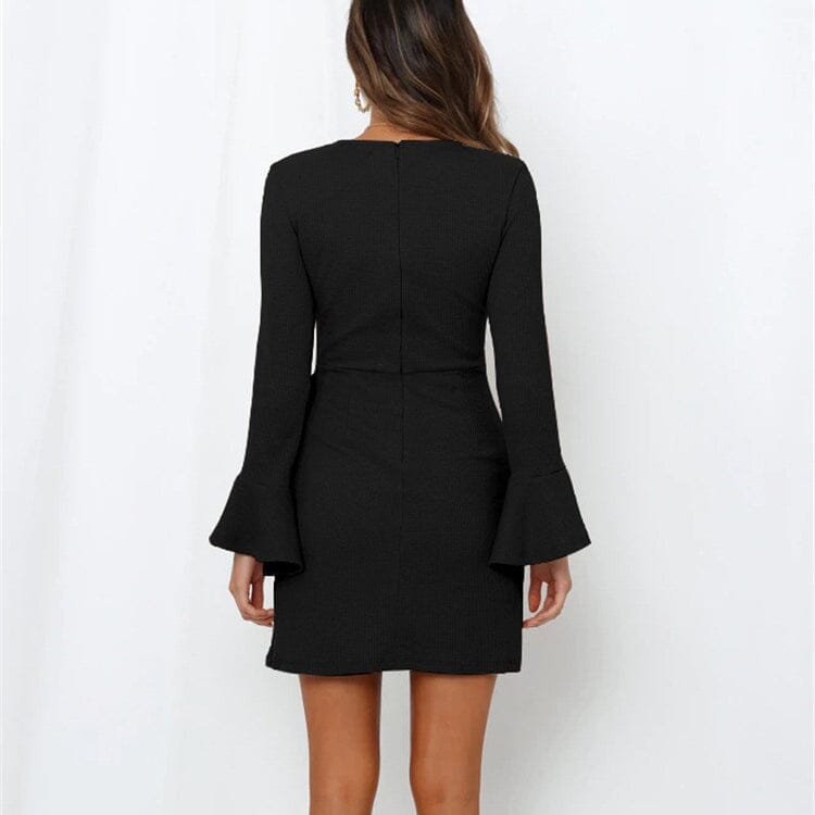 robe pull longue femme noire, manches longues évasées, dos tourné, collection tendance automne-hiver, modèle sandra