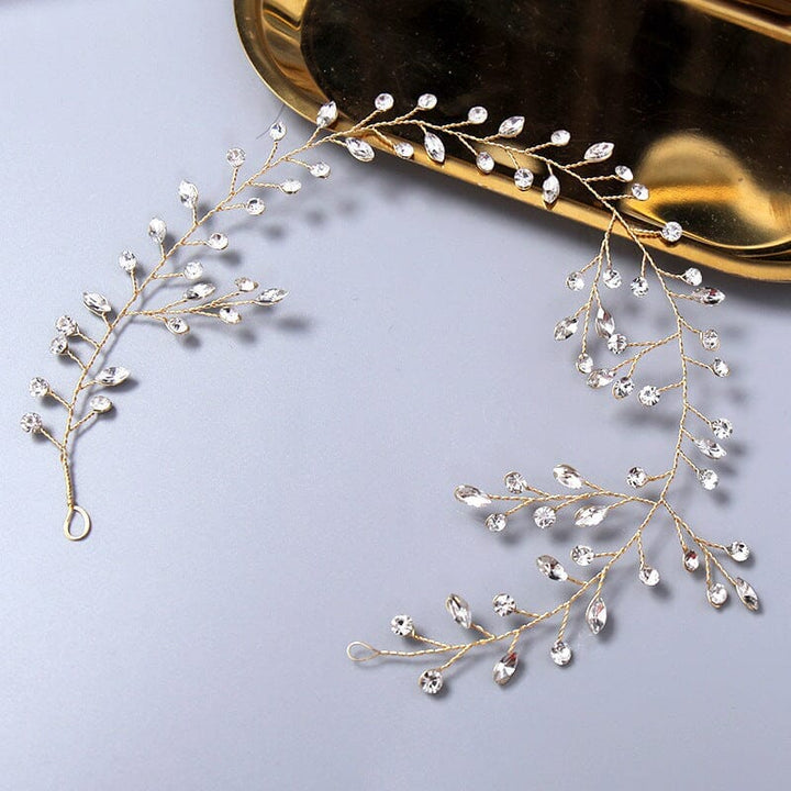 bijou de tête mariage giulia orné de cristaux scintillants en forme de branches élégantes pour une coiffure de mariée raffiné