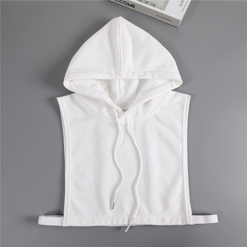 Capuche amovible en tissu blanc avec cordon de serrage, idéale pour ajouter une couche de protection supplémentaire.
