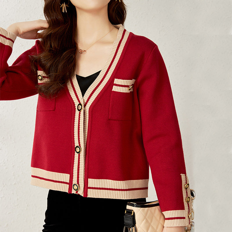 gilet en laine femme preppy lise rouge avec boutons dorés et bords contrastés blanche élégant et tendance