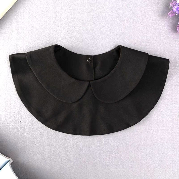 col de chemise claudine amovible pour femme en tissu noir, accessoire mode élégance et polyvalence pour toutes les occasions