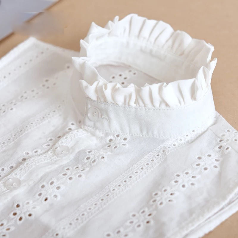 col amovible en dentelle blanche avec motifs ajourés pour personnaliser vos chemises