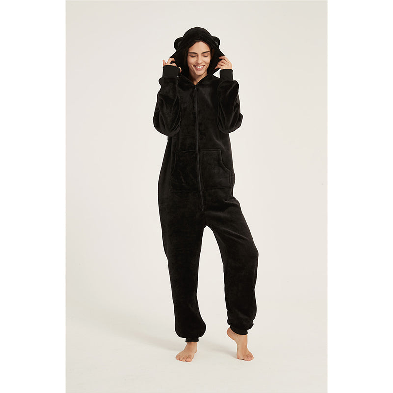 Grenouillère polaire noire pour femme, chaude et confortable, idéale pour les nuits fraîches, avec capuche et poches.