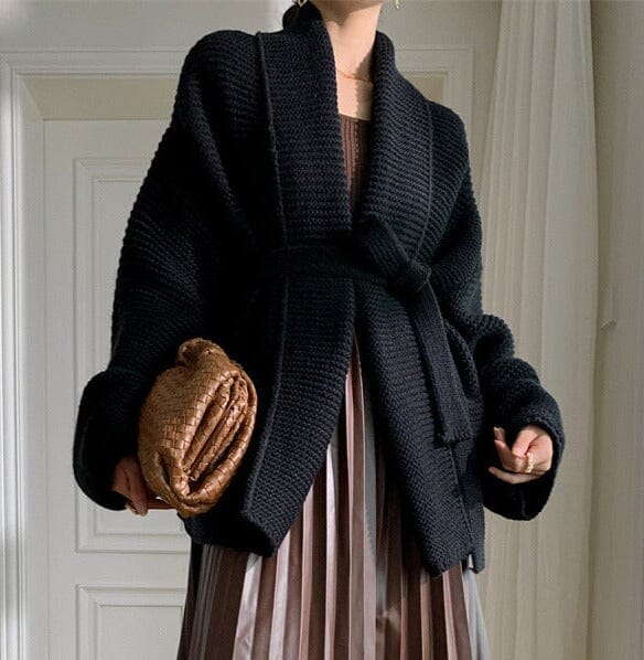 Femme portant Gilet Sans Boutons - Hélia Noir - Les Petits Imprimés