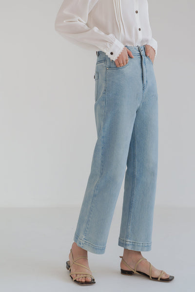 Femme portant Jean Large Taille Haute - Vanessa XS-S - Les Petits Imprimés