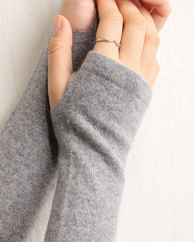 mitaines longues en cachemire gris clair pour femmes, offrant confort et élégance, parfaites pour l'hiver