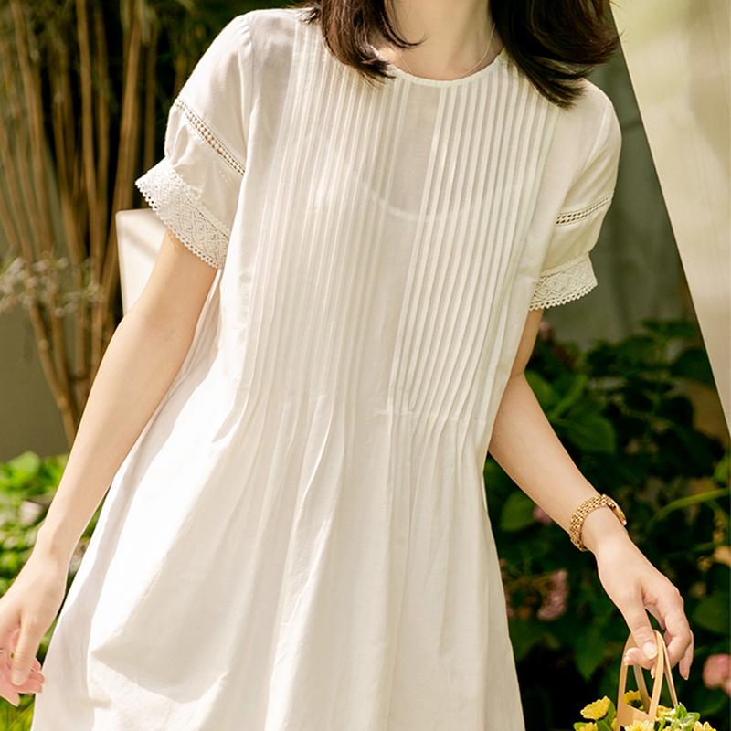 robe blanche en coton pour femme avec manches courtes et dentelle, idéale pour l'été et les journées ensoleillées