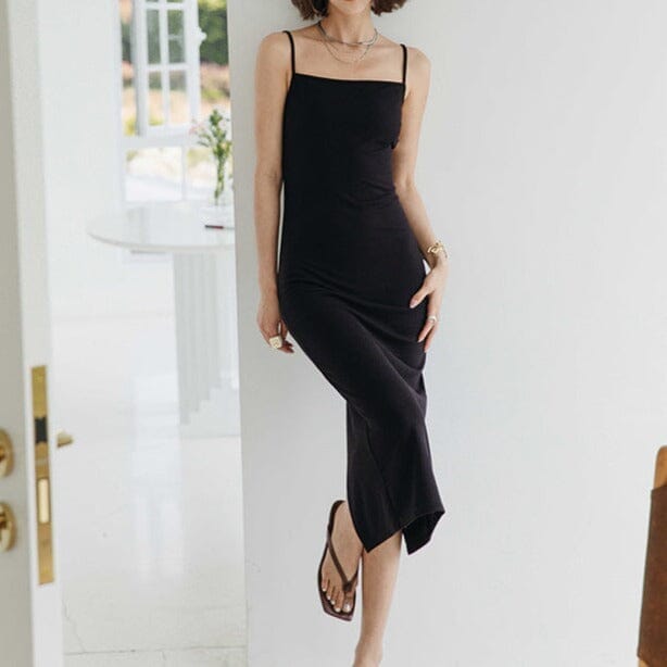 robe longue noire dos nu calissa élégante avec bretelles fines, idéal pour soirées chic et occasions spéciales