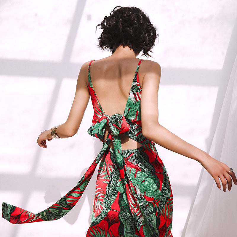 robe mi longue fleurie bohème dos nu rouge et verte pour un style estival et élégant, modèle lya de notre collection