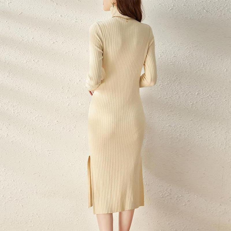 robe pull col roulé célénia beige, vue de dos, avec manches longues et fente, idéal pour l'hiver et l'automne