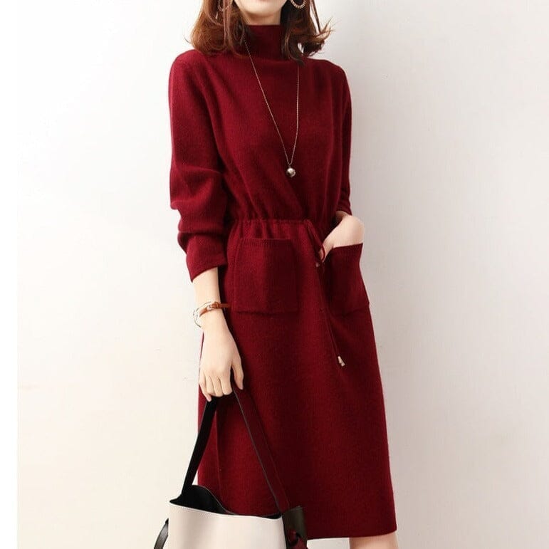 robe col roulé judy en laine bordeaux avec poches avant et manches longues, tenue elegante pour l'automne et l'hiver