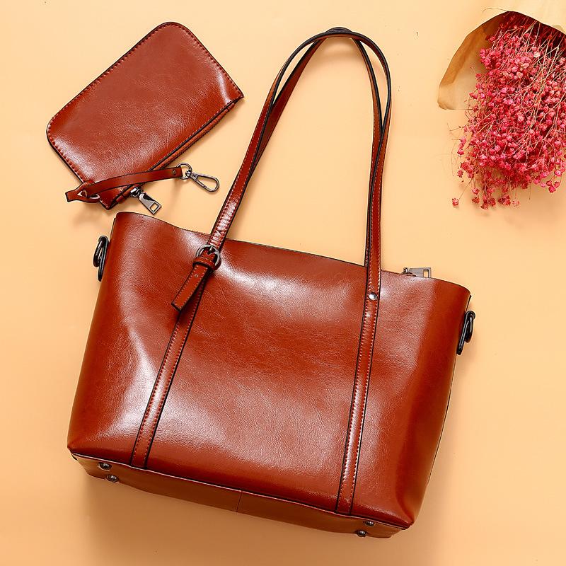 sac à main cuir marron avec pochette assortie, modèle milan élégant et raffiné, design moderne et pratique